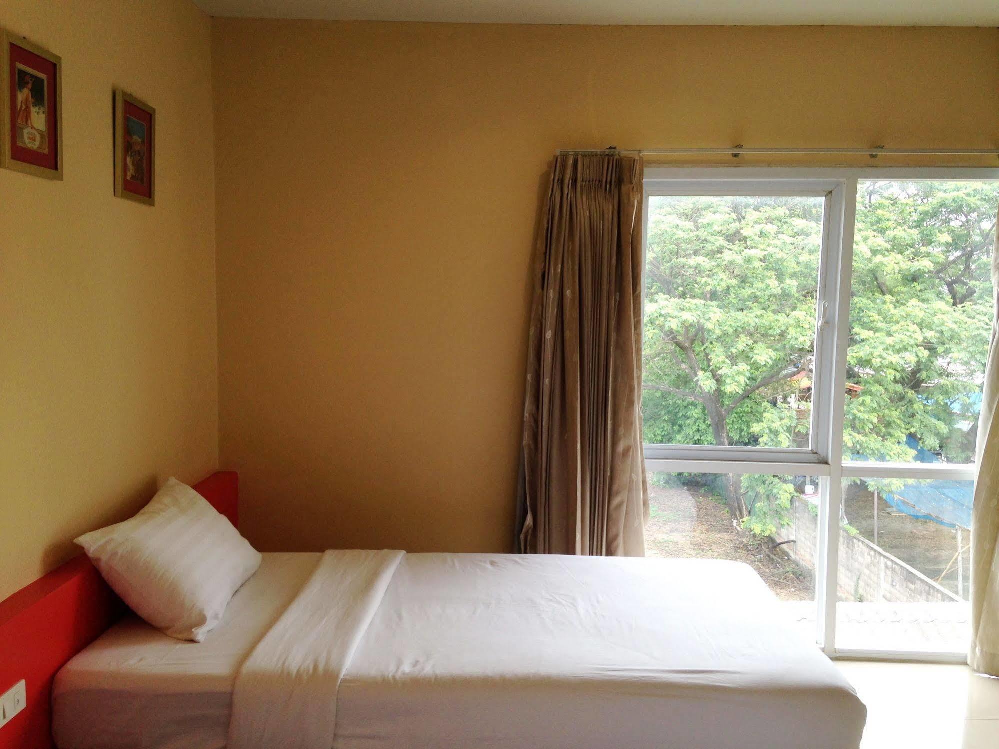 C2 Residence Lampang Dış mekan fotoğraf