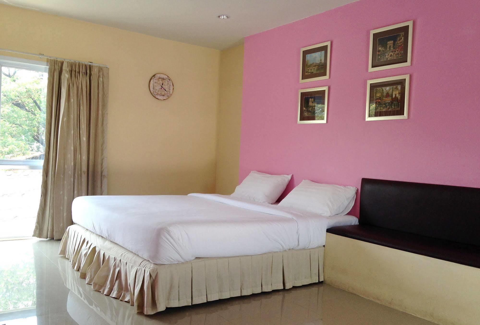 C2 Residence Lampang Dış mekan fotoğraf